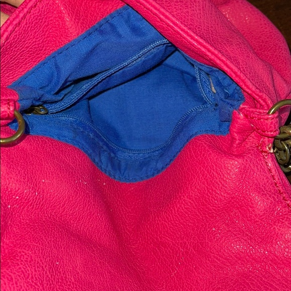 UO Pink and Blue faux-leather crossbody bag - Picture 3 of 9